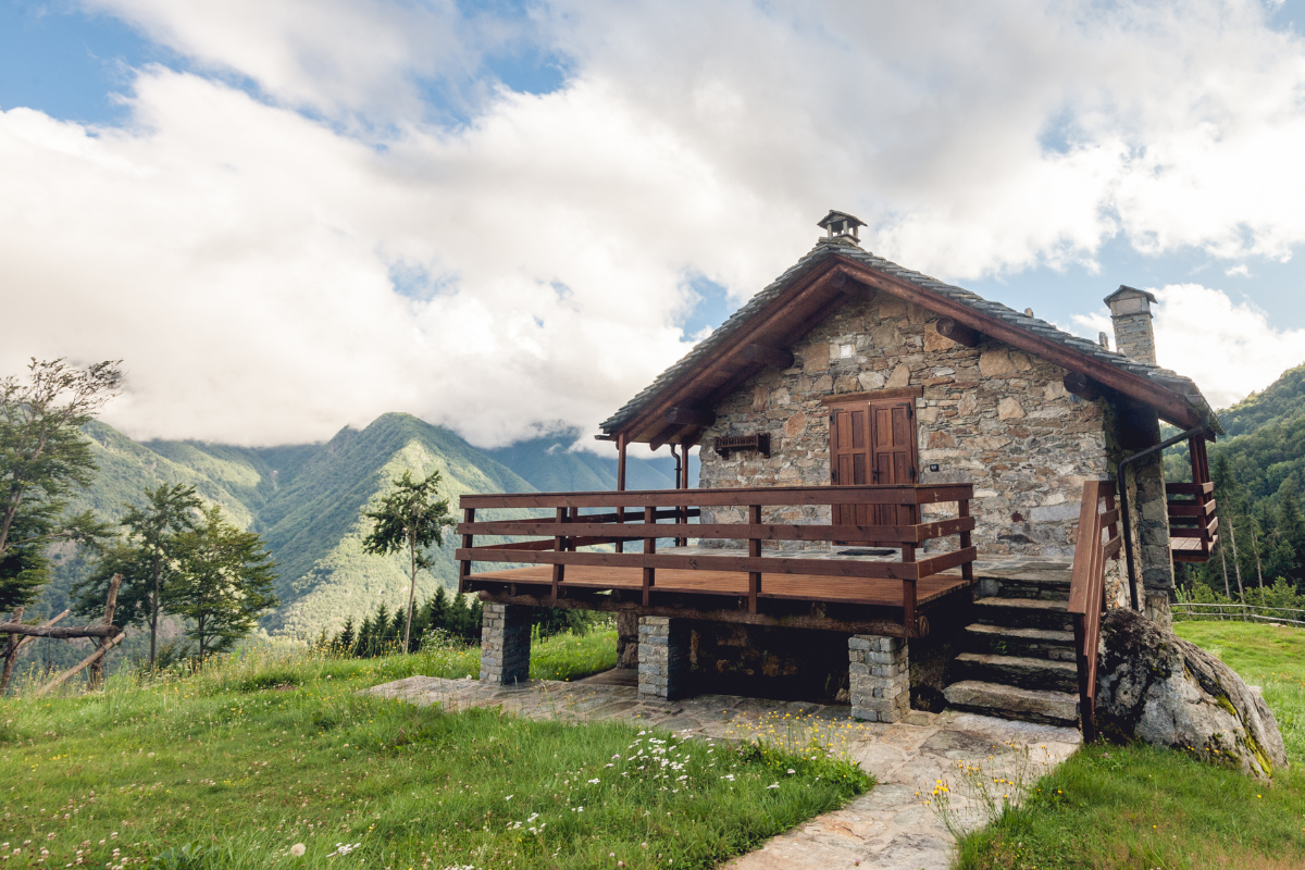 Cottages & Huts